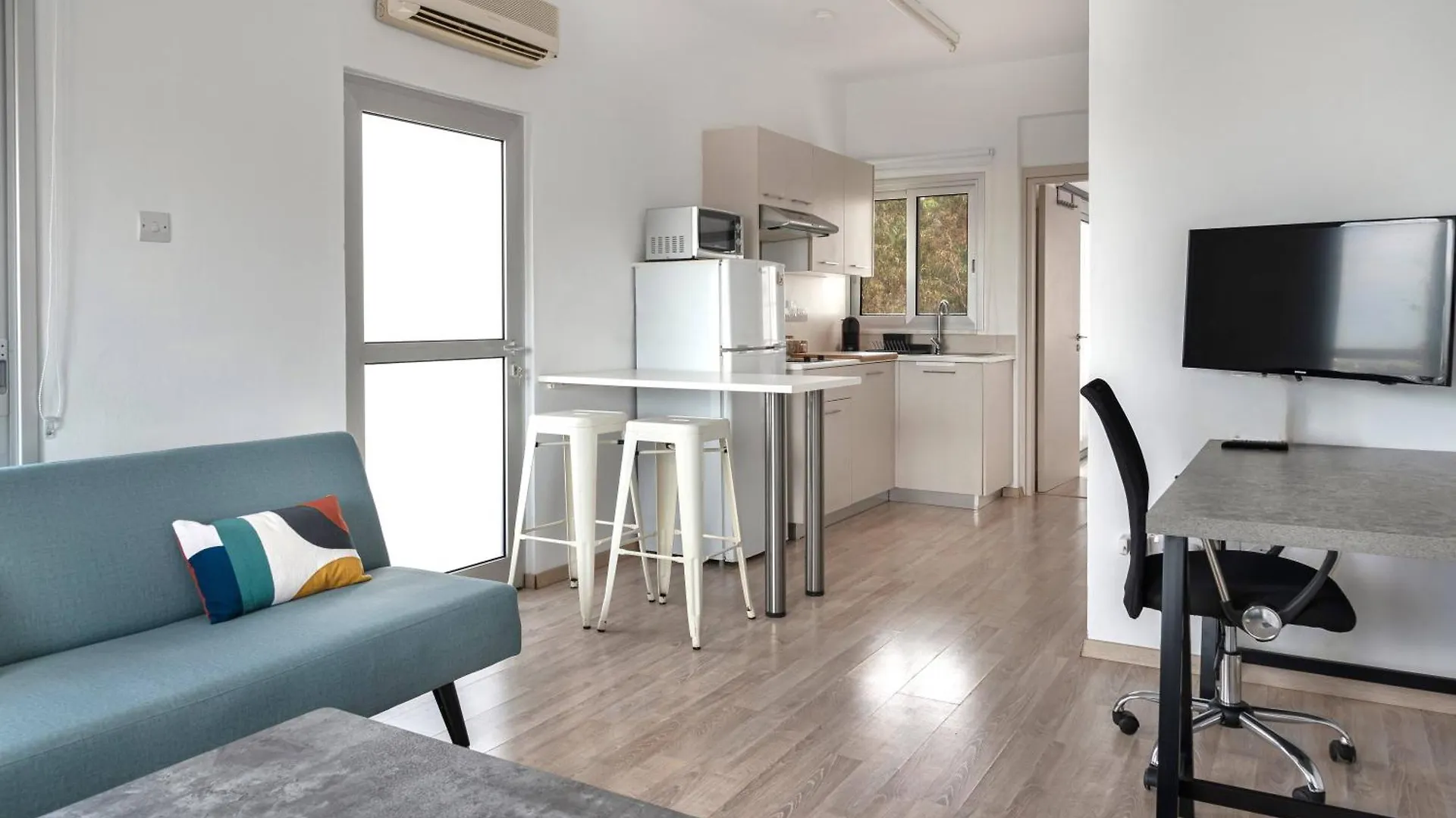 Phaedrus Living Larnaca Harbour Heights Apartment